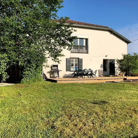 Holiday home Charmante Maison Familiale Avec Jardin Et Jacuzzi Proche Ocean Saint-Martin-de-Seignanx
